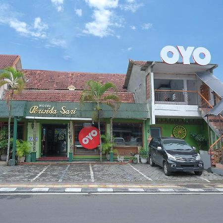 Oyo 585 ホテル ペルウィタ サリ ジョグジャカルタ エクステリア 写真